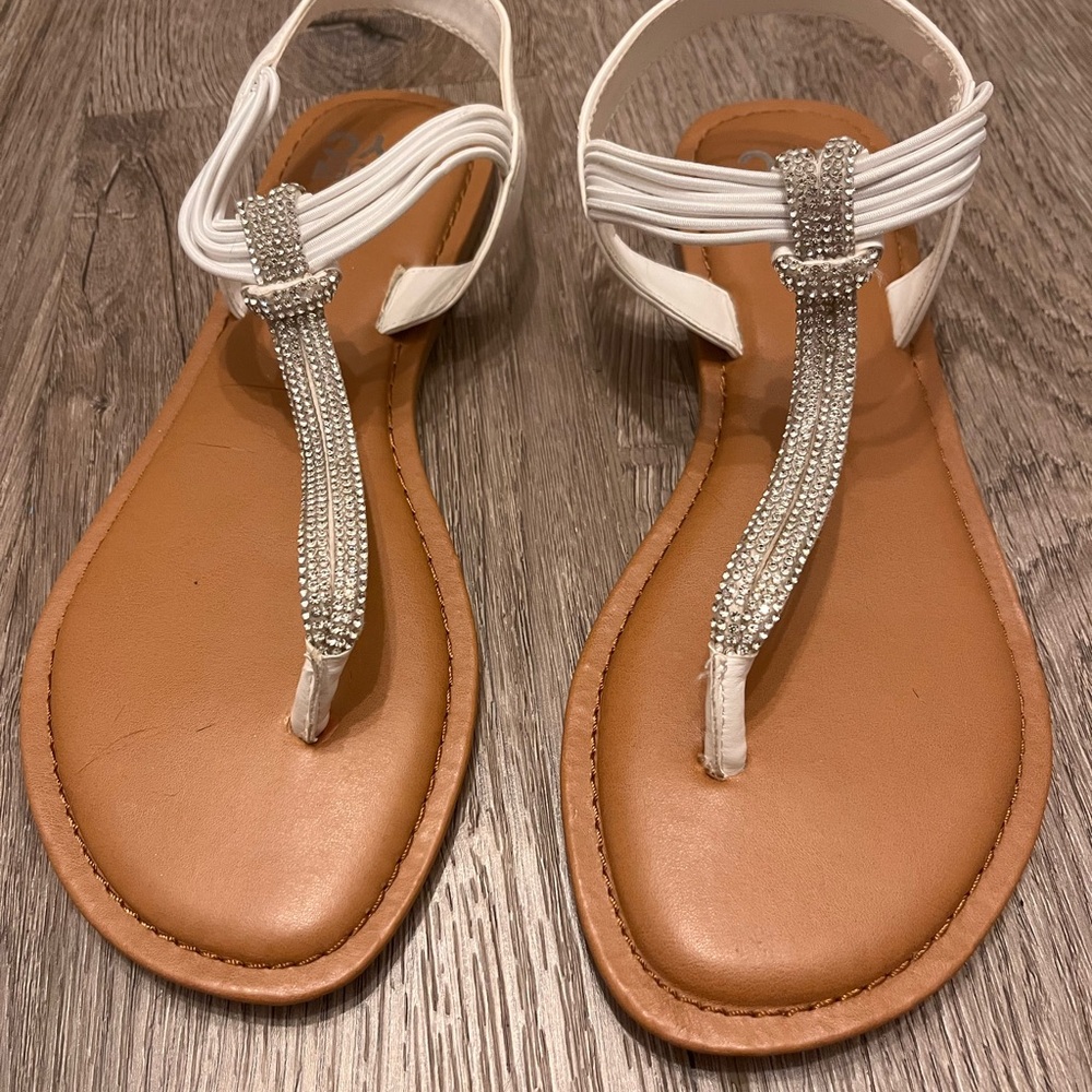 NEW Madden NYC Elegant White and Tan Sandals with gemstones